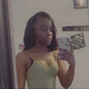 Meet your Posher, Aja